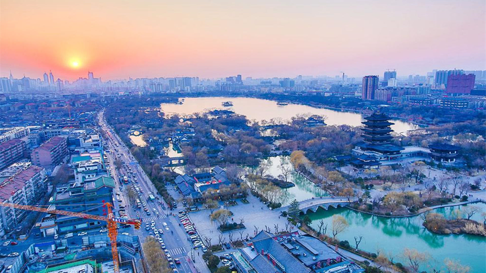 ɽ������